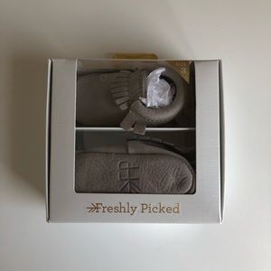 Freshly Picked Soft Sole Mocs NWT size 3